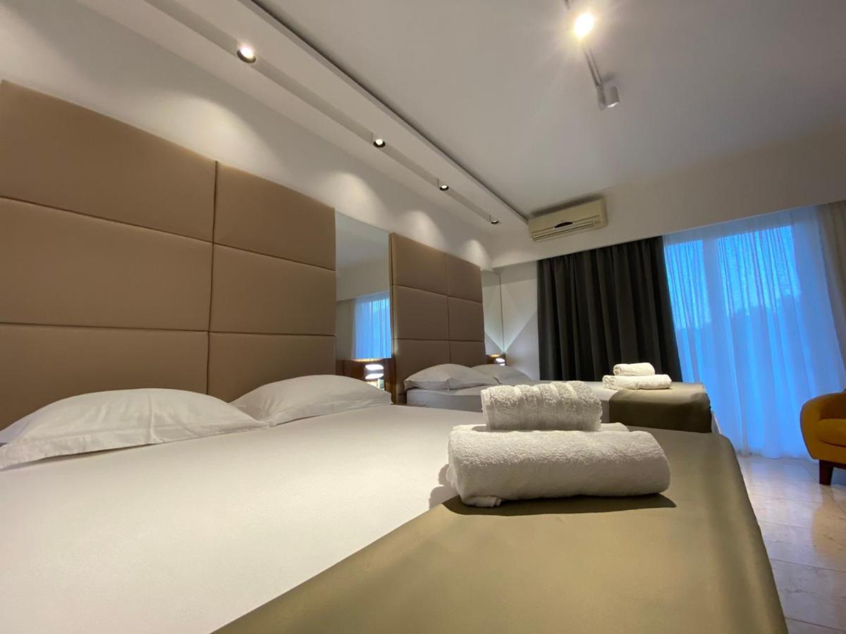 Hotel Comfort Улцинь Екстер'єр фото