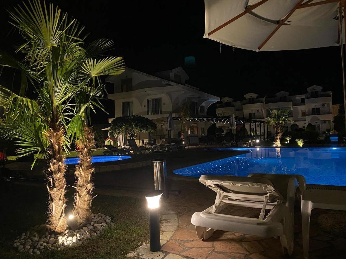 Hotel Comfort Улцинь Екстер'єр фото