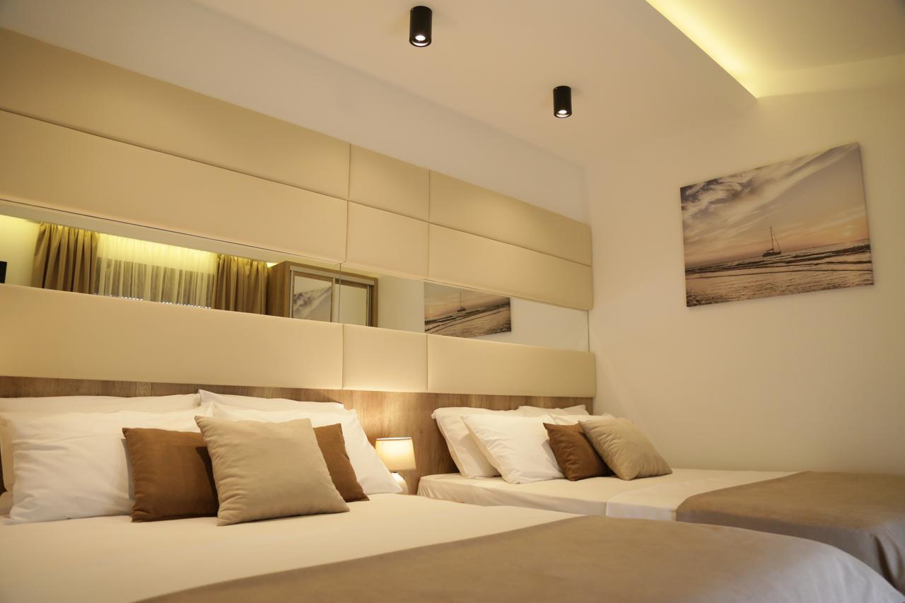 Hotel Comfort Улцинь Екстер'єр фото