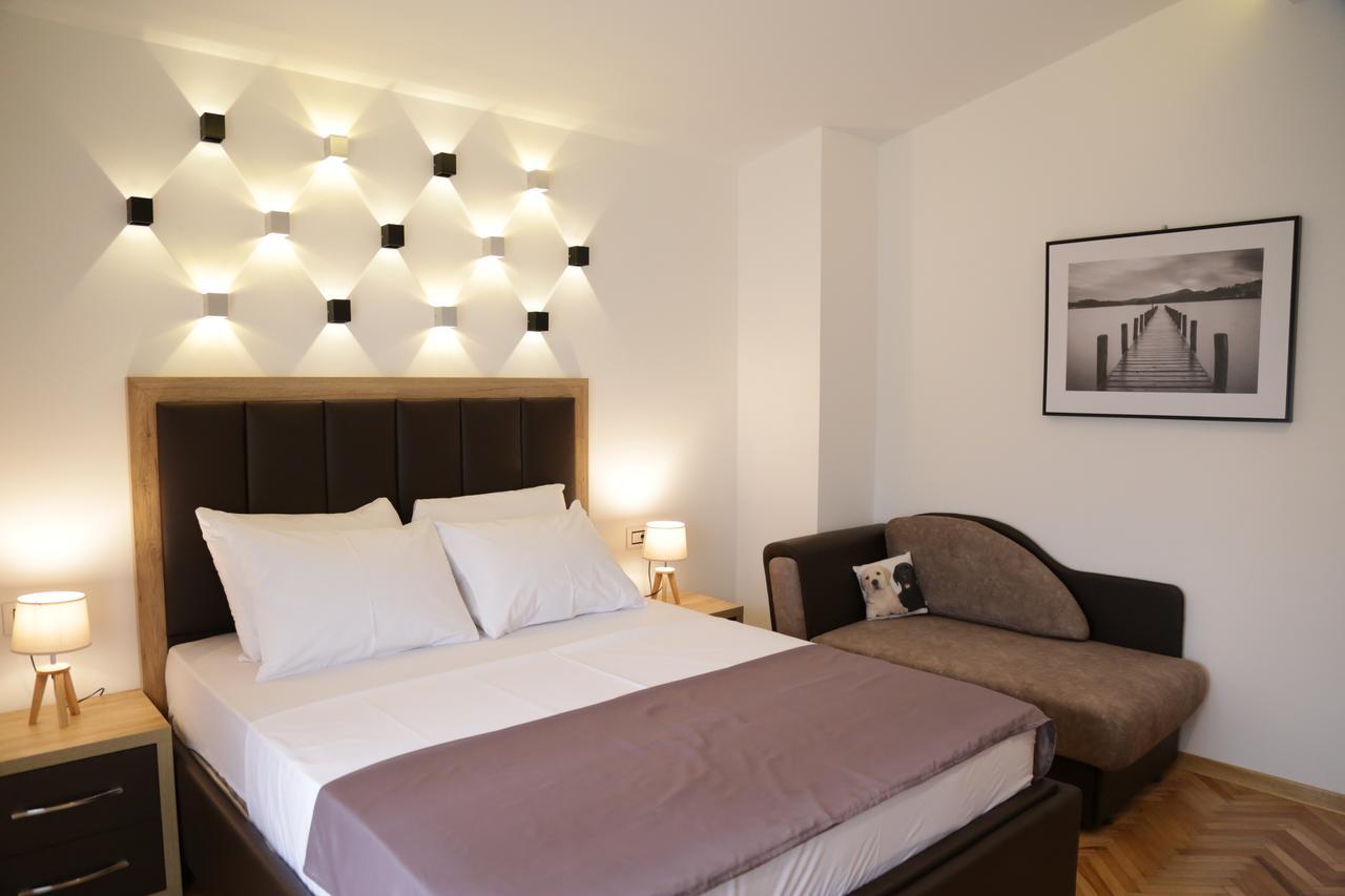 Hotel Comfort Улцинь Екстер'єр фото
